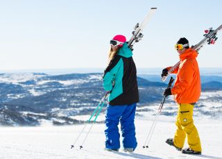 Friends skiing in Perisher in the NSW Snowy Mountains 