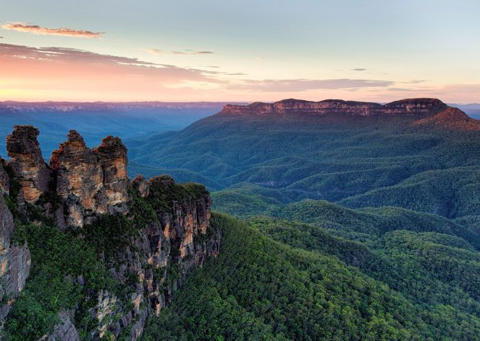 Sunrise over the Three Sisters and Mount Solitary, Blue Mountains National Park
