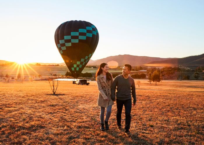 Couple enjoying morning with Beyond Ballooning, Hunter Valley