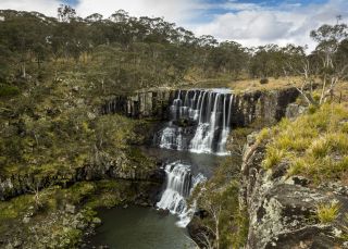 Die malerischen Ebor Falls im Guy Fawkes River National Park in Ebor, Armidale Area, Inland NSW