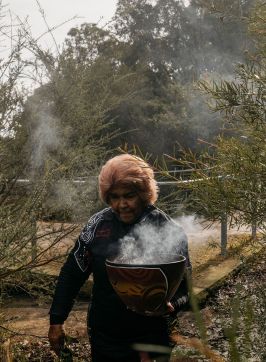 Margret Campbell leading a tour at Balls Head, Dreamtime Southern X, Sydney