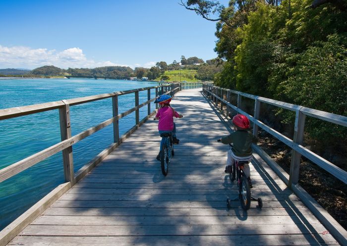 The Mill Bay Boardwalk from Narooma to Dalmeny