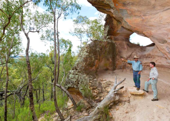 Aboriginal guided tour of sandstone caves, Pilliga National Park