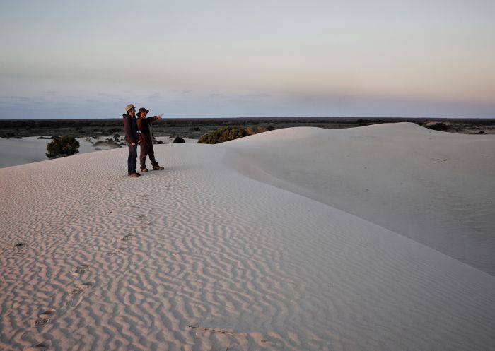 A guided tour on the sand dunes of Mungo National Park