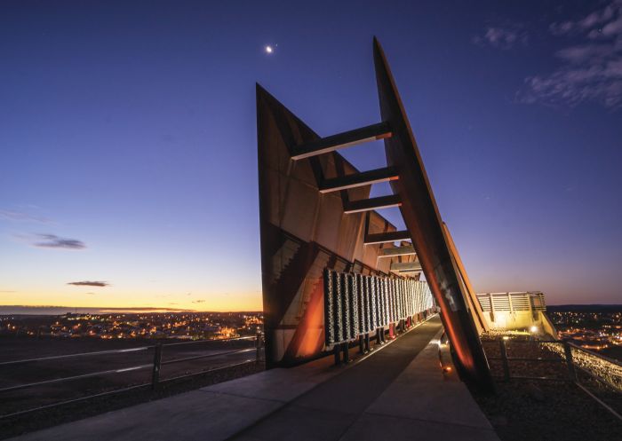 礦脈礦工紀念碑 -斷背山 (Broken Hill)