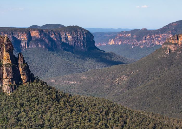Scenic views across the Grose Valley from Govetts Leap lookout, Blackheath 