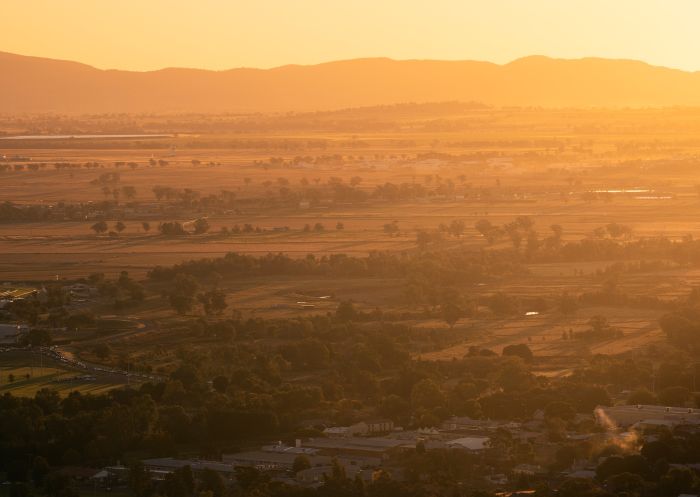 Scenic sunset views overlooking the city of Tamworth, Oxley Scenic Lookout, Tamworth 