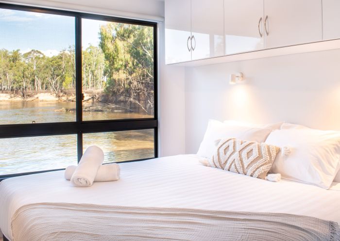 Room overlooking the river on a Moama on Murray Houseboat, Moama 