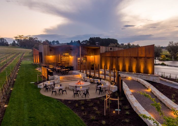 Outdoor dining at Bendooley Estate, Southern Highlands