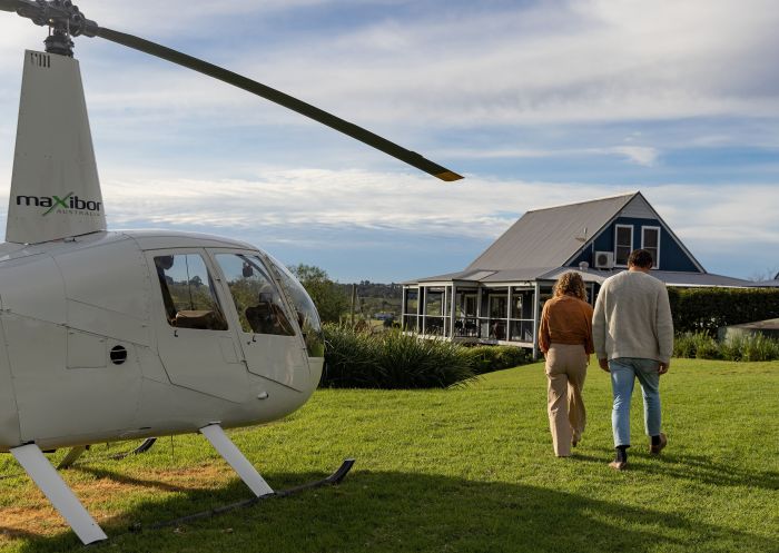 Couple enjoy helicopter flight to the Hunter Valley Helicopter, Pokolbin