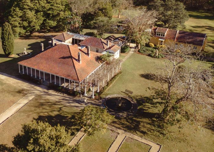 佛肯桥（Faulconbridge）诺曼·林赛画廊的鸟瞰图