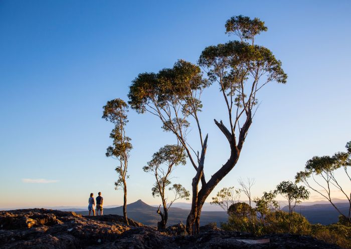 Couple looking out, Pigeon House Mountain (Didthul), Morton National Park
