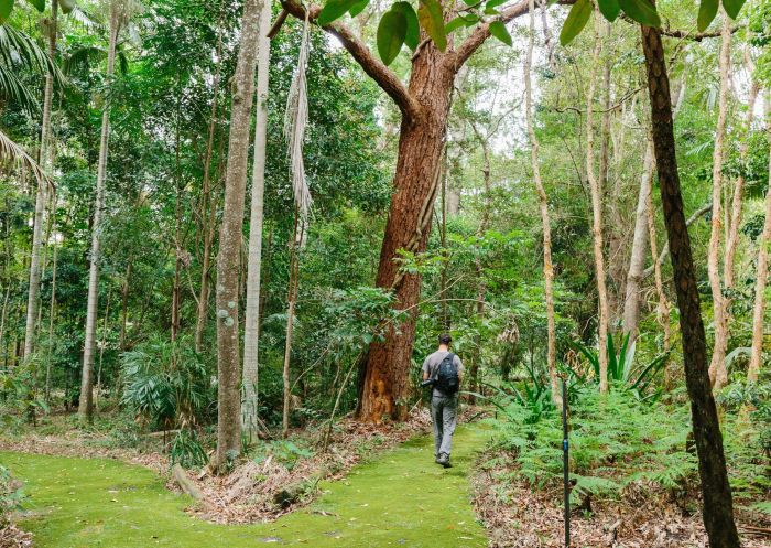  People walking, Booderee National Park Botanic Gardens, Jervis Bay - Credit: Alexandra Orme | Parks Australia