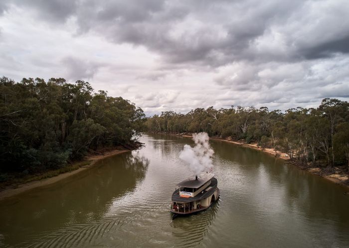 A paddle steamer makes its way along the Murray River, Murray River Paddle Steamers, Echuca