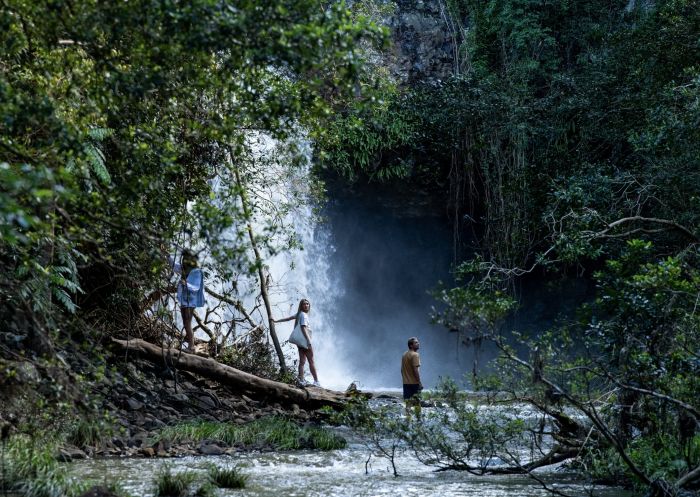 Three friends enjoying the waterfalls, Killan Falls, Tintenbar