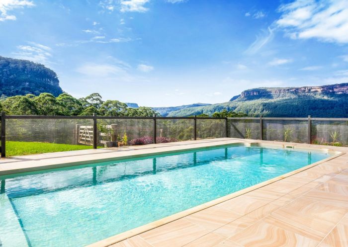 Farmstay swimming pool overlooking the beautiful mountain scenery - Credit: Cloudview Farmstay