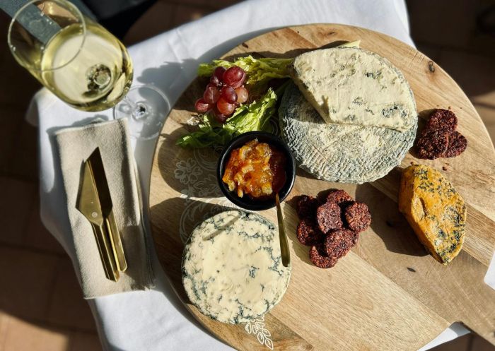 在翡翠海灘的匠人起司烹飪學校，親自製作屬於你自己的精美藍紋起司－圖片來源：Lyndall Dykes | 我願意