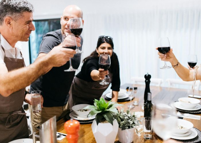 課後用餐體驗，舉杯暢飲，義大利烹飪體驗，Stefano Marvello，Moss Vale - 圖片來源：Julian Cebo