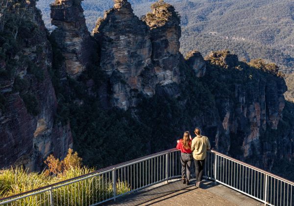 Anderson's Tours offers a small group touring experience to the Blue Mountains, Echo Point