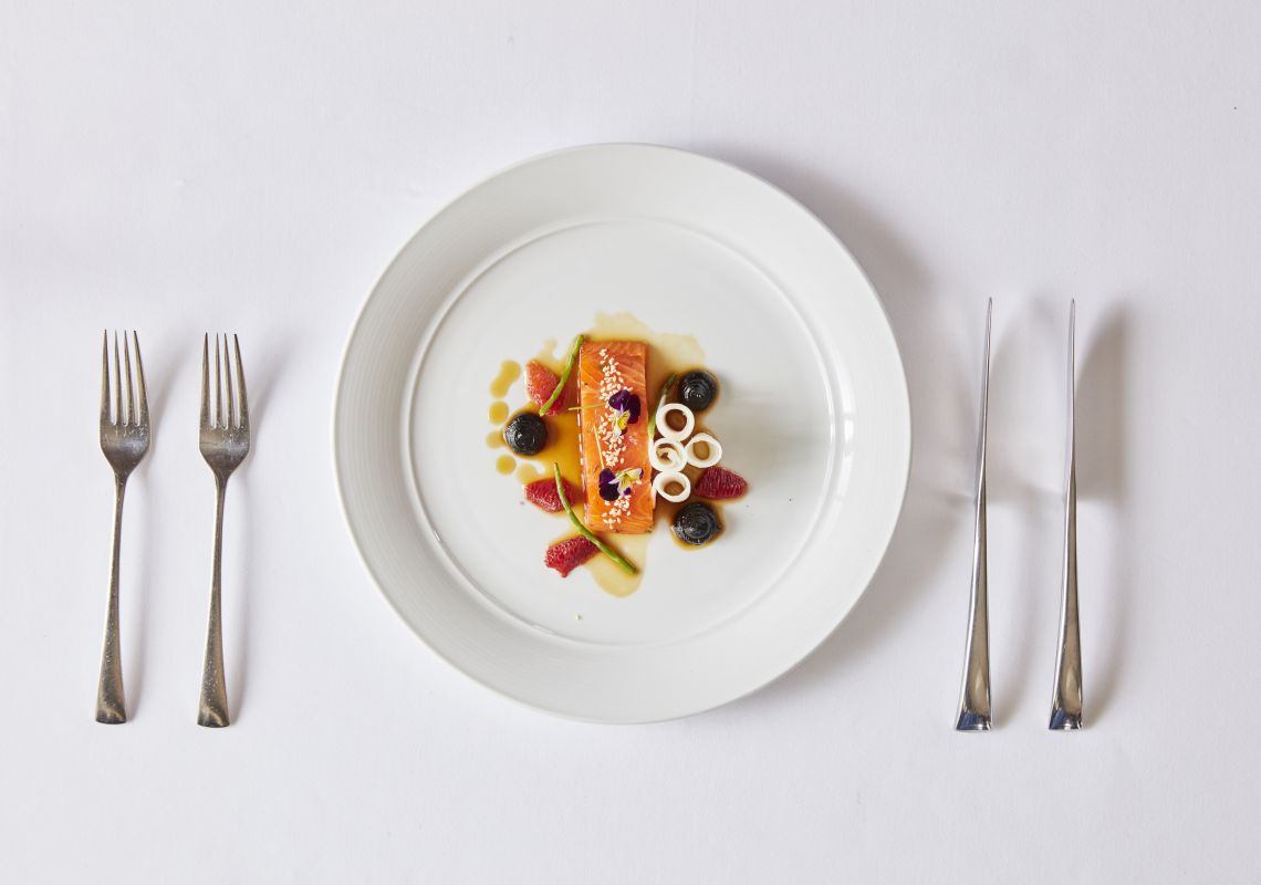 オレンジのミルソープにあるトニックレストラン