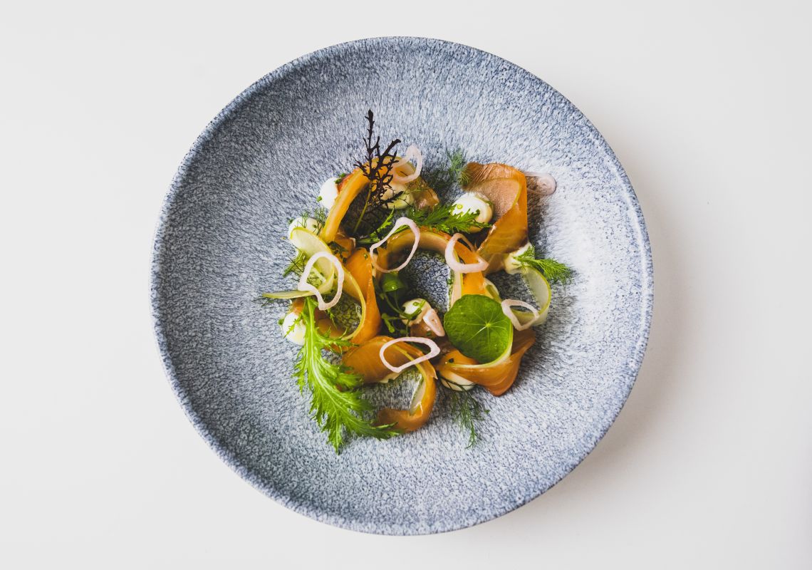 ノース・コーストポート・マッコーリーのホエールボーンワーフで提供されるシーフード料理