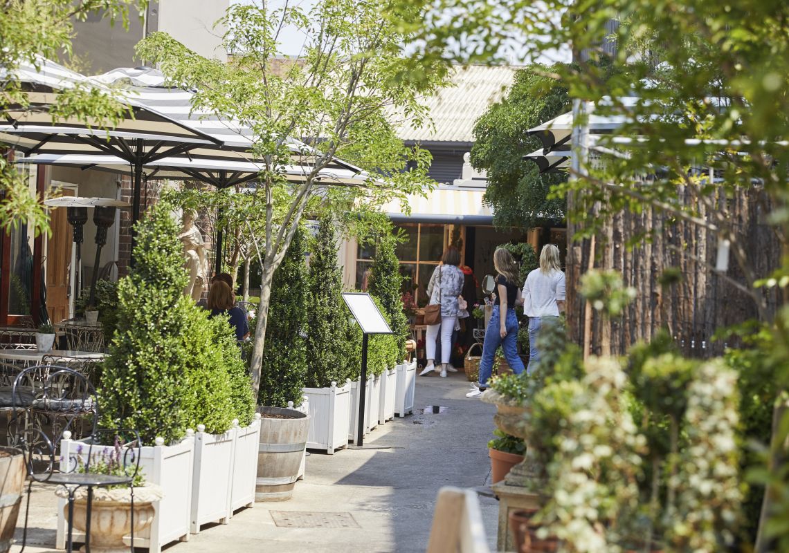 ダーティー・ジェーンズ - ボウラル - 75 以上の独立系ディーラーの本拠地 -サザン・ハイランド