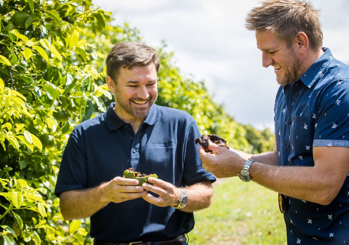 Field Trip with Curtis Stone - Tropical Fruit World 
