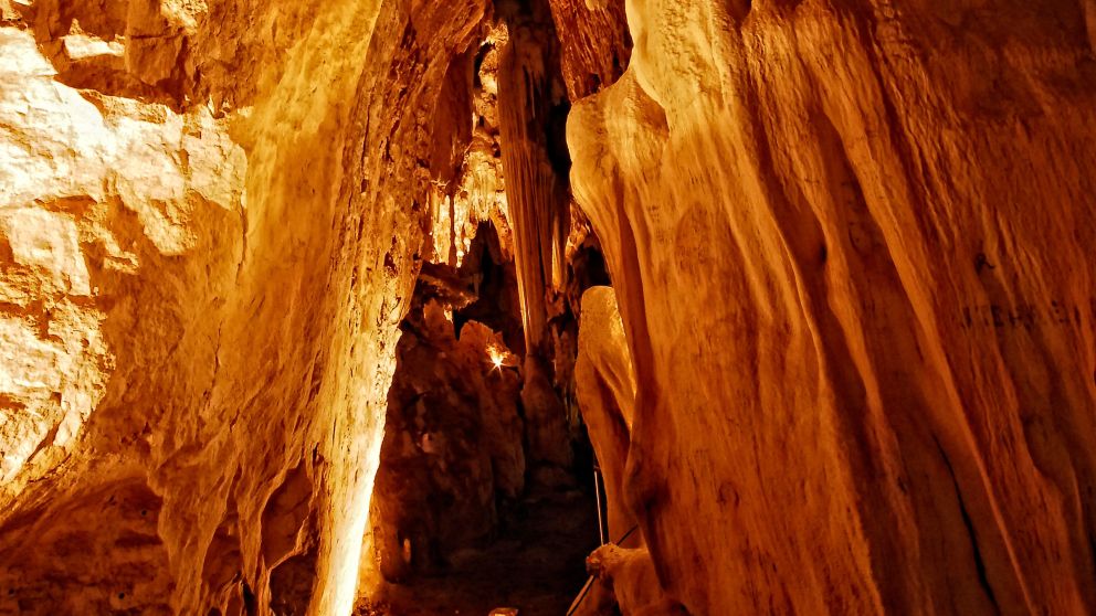  Inside the magnificent limestone Wombeyan Caves, near Taralga