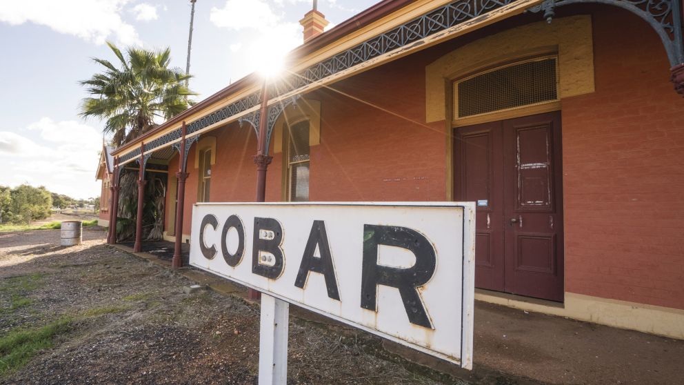Cobar NSW Plan a Holiday Caravan Parks, Maps &