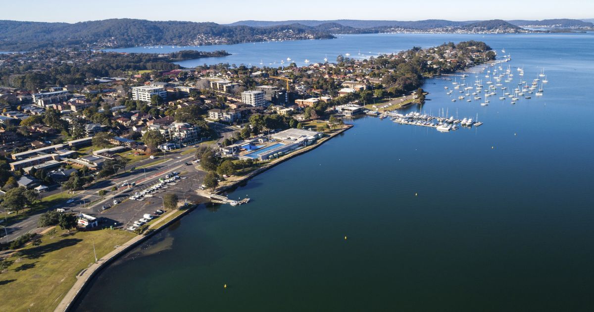 Gosford NSW Plan a Holiday Hotels, Caravan Parks, Maps & more
