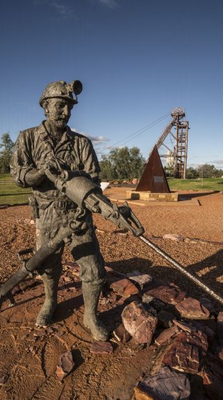 The Cobar Miners Heritage Park commemorates the miners who lost their lives in Cobar mines