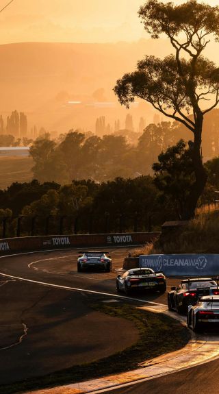 Bathurst 12 Hour, Mount Panorama - Credit: Mark Horsburgh | Supercars