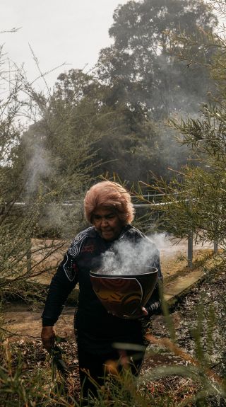 Margret Campbell leading a tour at Balls Head, Dreamtime Southern X, Sydney