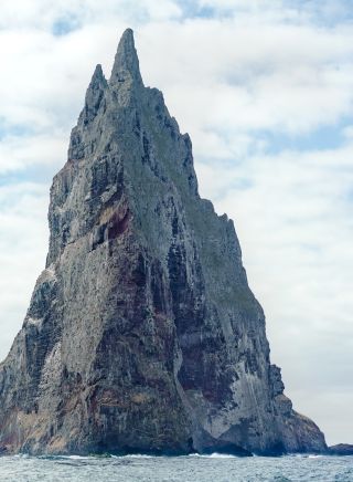 Balls Pyramid, the tallest volcanic stack in the world, Lord Howe Island 