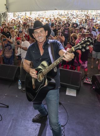 Lee Kernaghan performing at the 2019 Tamworth Country Music Festival