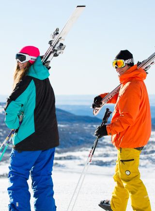 Friends skiing in Perisher, Snowy Mountains 