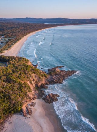 日の出の航空写真、パンブラビーチ、パンブラ - クレジット: デビッド・ロジャース
