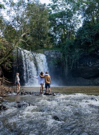Freunde genießen die Wasserfälle, Killen Falls, Tintenbar