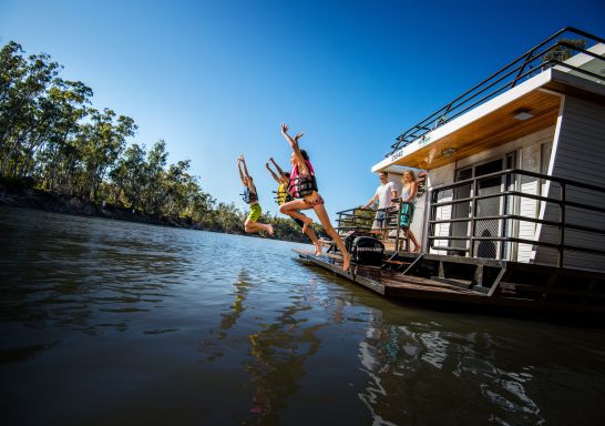 Family holidays on the Murray River in Bundalong